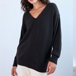 Aritzia Wilfred Classic Black Hush Knit V-Neck Sweater Size L